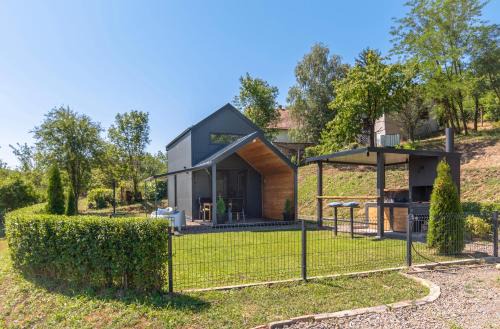 Vrdnik House | Black Emerald - Vrdnik