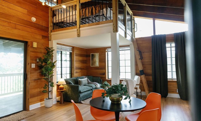Stanton Cabin | "Black Hawk" - Overlook Cabin in RRG