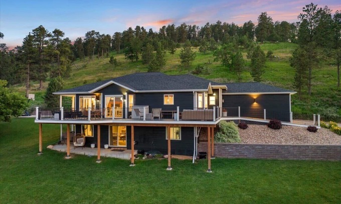 Spearfish House | Black Hills Family Getaway with Game Room for 18!
