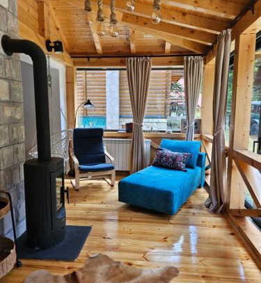 Pitomine House | Black Lake Chalet