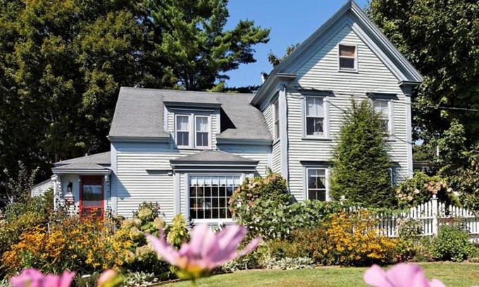 Topsham Bed & Breakfast | Black Lantern B&B