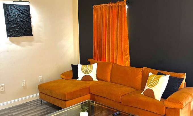 Tougaloo Apartment | Black Luxe apartment /w balcony