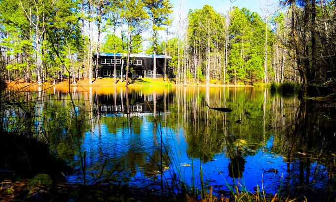 Bismarck Cabin | Black Pearl Lodge @ DeGray. Small event venue or fun family getaway!
