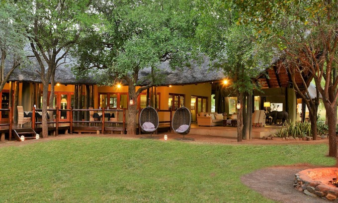 Pilanesberg National Park Cabin | Black Rhino Game Lodge