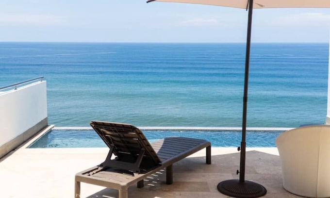 Chiltiupan Apartment | Black Rose Cliff Villa 2 Zonte