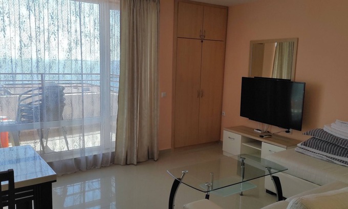 Sveti Vlas Apartment | Black Sea view spacious 2 bedroom apartment in Sveti Vlas Fort Noks WiFi, AC, TV