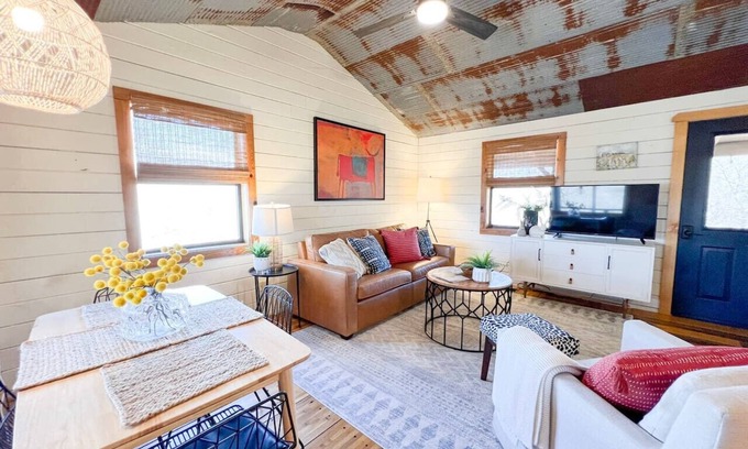 Newnata Cabin | Black Sheep Cabin ~ With Optional Casita