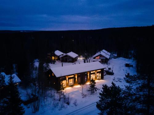 Sirkka Ski Chalet | Black Work Levi Aapa