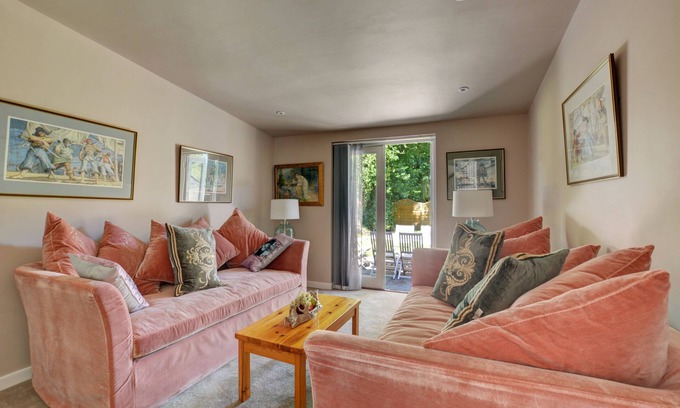 Roughton House | Blackberry Cottage - Two Bedroom House, Sleeps 4