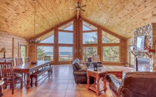 Newport House | Blackberry Hill