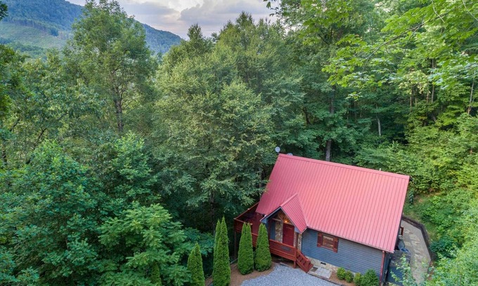 Sylva Cabin | Blackberry Ridge – A North Carolina Dream Vacation Spot – Very Secluded!