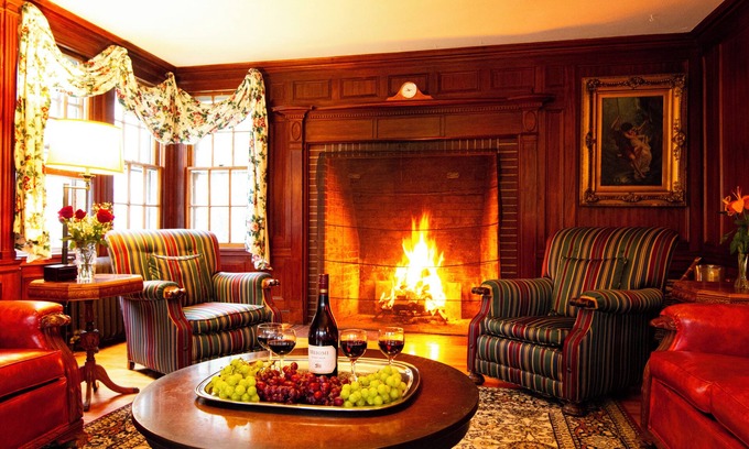Norfolk Bed & Breakfast | Blackberry River Inn