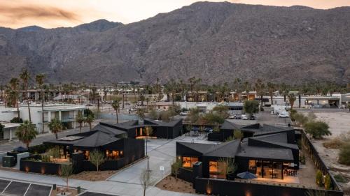 Downtown Palm Springs Hotel | Blackhaus Full Buyout by AvantStay 16-Room Hotel