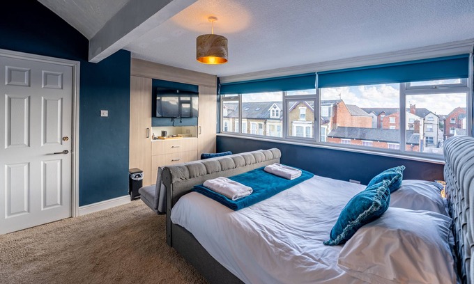 South Shore House | Blackpool Abode The Cinema House