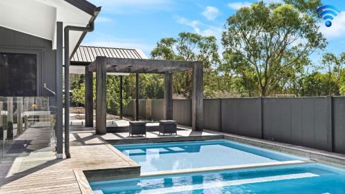 Willow Vale House | Blackwood Manor Retreat
