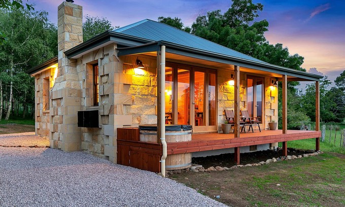 Mole Creek Cottage | Blackwood Park Cottages