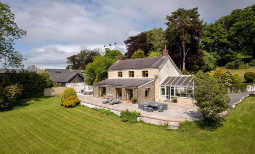 Newcastle Emlyn House | Blaenachddu