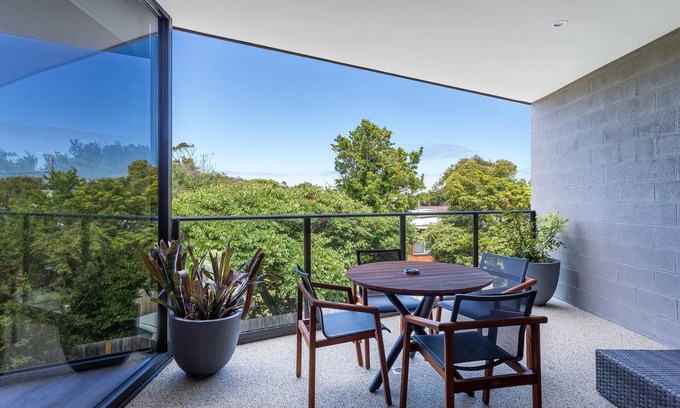 Blairgowrie Apartment | Blairgowrie Apartment 2 - 1 NIGHT FREE!* - Newly renovated apartment in Blairgowrie Fvillage