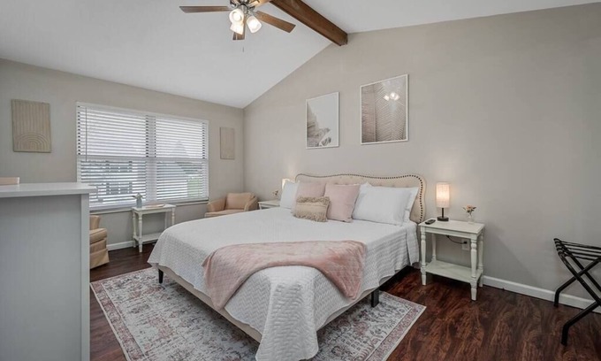 Weldon Spring Heights House | Blairs House 4 Bed 3 Bath - Sleeps 8