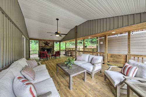 Blairsville House | Blairsville Tiny Home with Covered Furnished Deck!