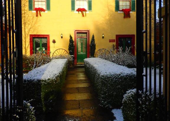 Deloraine Bed & Breakfast | Blakes Manor Self Contained Heritage Accommodation