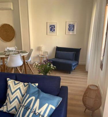 Valdepenas Apartment | Blanco y Añil Plaza