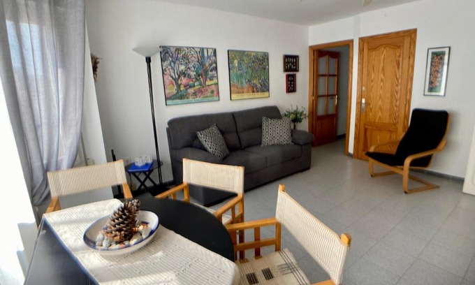 Blanes Apartment | Blanes old town: 2 blocks/2 min walk to the beach