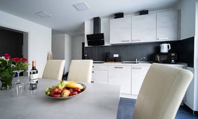 Rhein-Erft-Kreis District Apartment | Blauer Stein Apartments WH1
