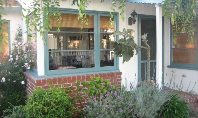 Laguna Beach Cottage | Blessing Cottage: A Vintage Cottage 2 blocks from the beach