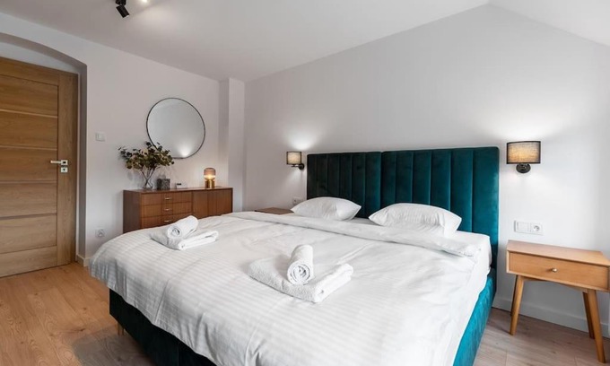 Zgorzelec Apartment | Blick Apartments - Waterfront Green Apartment
