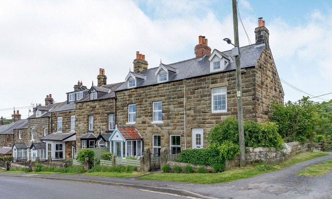 Glaisdale Cottage | BLINKBONNY, pet friendly, character holiday cottage in Glaisdale