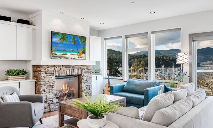 Brentwood Bay House | Bliss By the Bay
