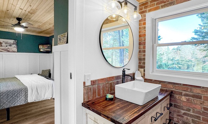 Salem Cottage | Bliss Cottage by Lake Keowee & Jocasse w/Spa & RV Pad. Midterm Rental Available
