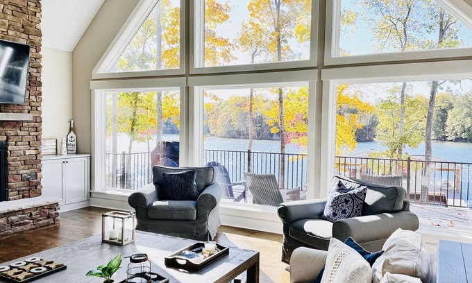 Mineral House | Bliss Lake Anna: Luxury Waterfront on the private side of Lake Anna