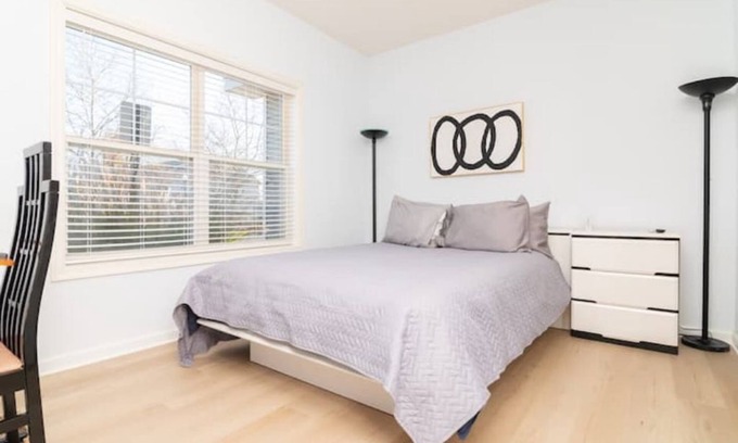 Lewes House | Blissful Bay Crossing condo- RT 1 - community pool