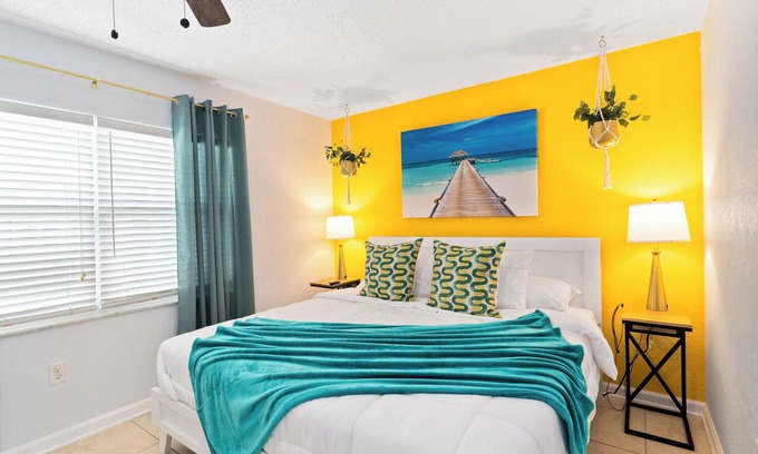 Indian Harbour Beach Apartment | Blissway ~ Walk to the beach, Pool, BBQ, Gym, Patio