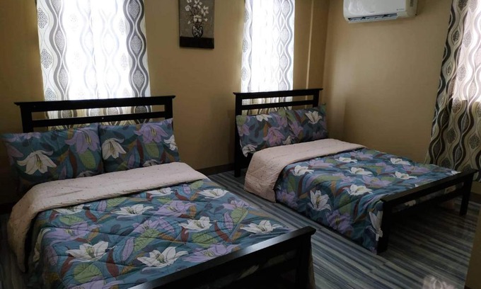 Santo Tomas House | Blk 40 lot 35 Dama de Noche Sreet Pueblo de oro la aldea del monte sto tomas batangas
