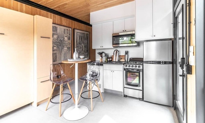 South Perry District Apartment | BlockhouseLife Sustainable Tiny-Living! with Wi-Fi