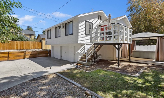 South Redlands House | *Blocks Away from Downtown Redlands*