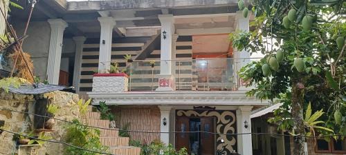 Ambarita House | Bloom Home Stay