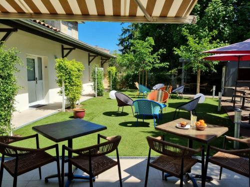 Nansouty-Saint-Genes Hostel | Bloom Hostel Bar & Garden
