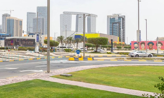Abu Dhabi Ski Chalet | Bloomfields 2BR Townhouse Marina Square AlReem