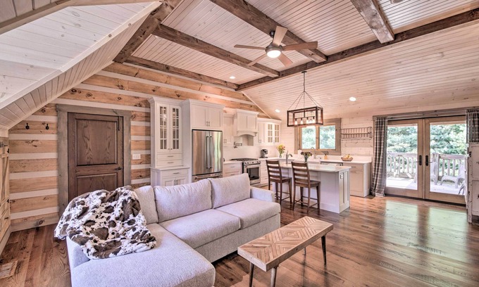 Bloomington Cabin | Bloomington Cabin, Mins to Campus/Lake Monroe