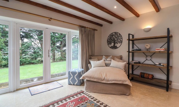 Ducklington Cottage | Blossom Hill