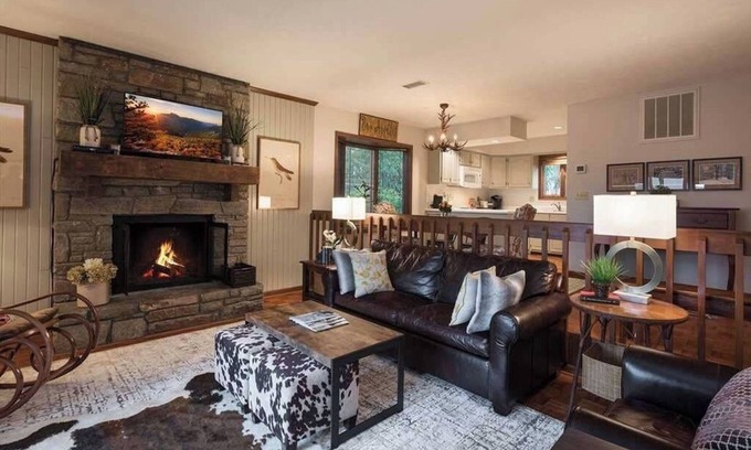 Blowing Rock Condo | Blowing Rock, Chetola Resort Mountain Chic condo - close to Main Street