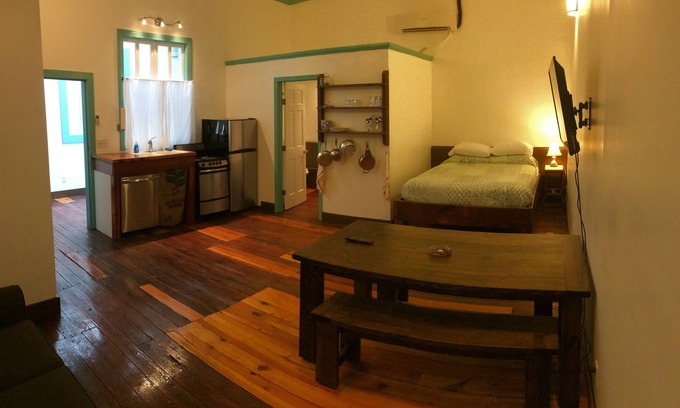 Water Valley Apartment | Blu-Buck Mercantile Hotel Apt. C