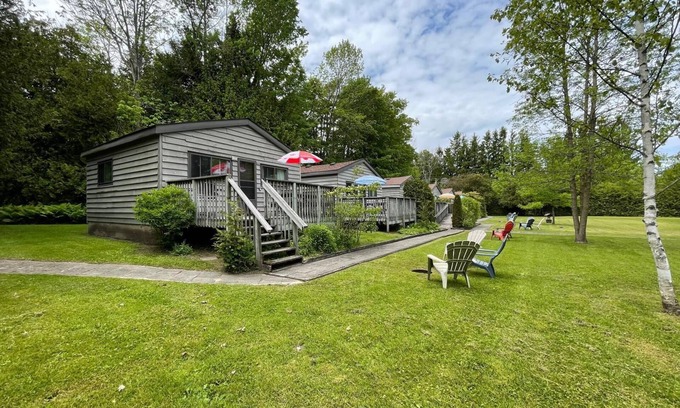Hope Bay Cottage | Blu Jay-Cedar Garden Cozy Cottage #6 for a relaxing getaway