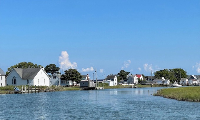 Ewell House | Blue Anchor Cottage at Smith Island MD Quaint & Charming Beach Cottage