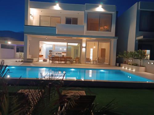 Pervolia Villa | Blue Aura Beach villa Larnaca
