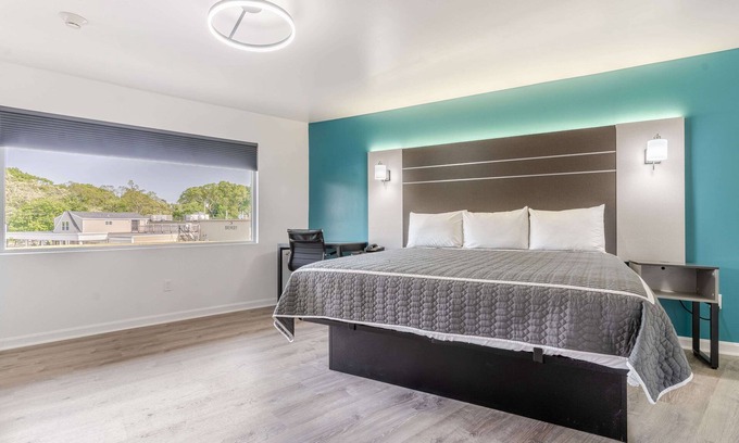 North Kingstown Hotel | Blue Beach Motel